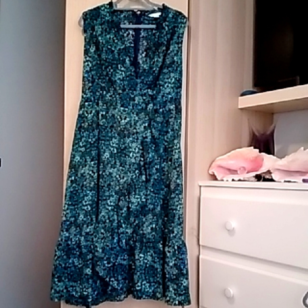 London Times Green Sleeveless V-neck Sundress